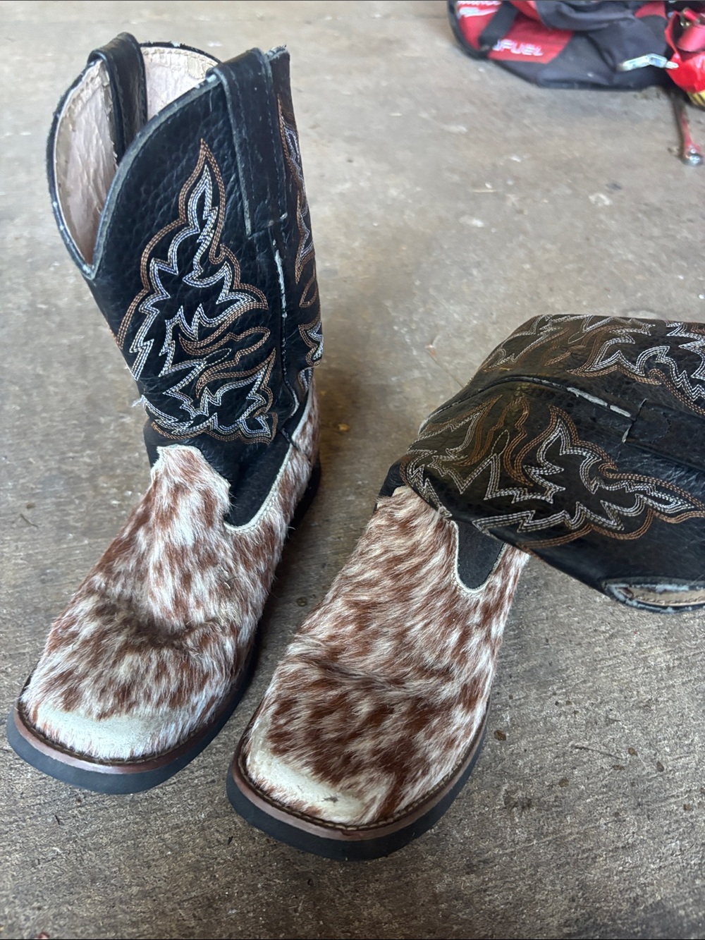 Women’s size 6 cow Hyde roper boots